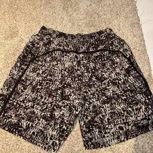 Lululemon Men’s Shorts Size Large